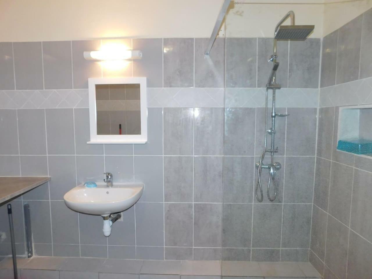 Charmant Petit T2 Dans Maison Vieux-Bourg Εξωτερικό φωτογραφία